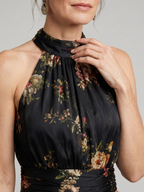 TEKLA | Flowers for a Summer Wedding – an Elegant Floral Arrangement for a Special Day