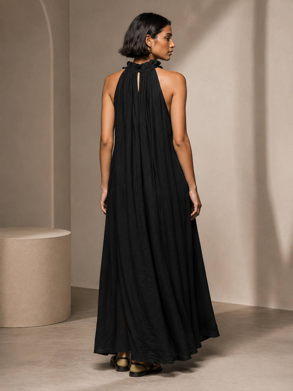 DOROTA | Elegant maxi dress with practical pockets